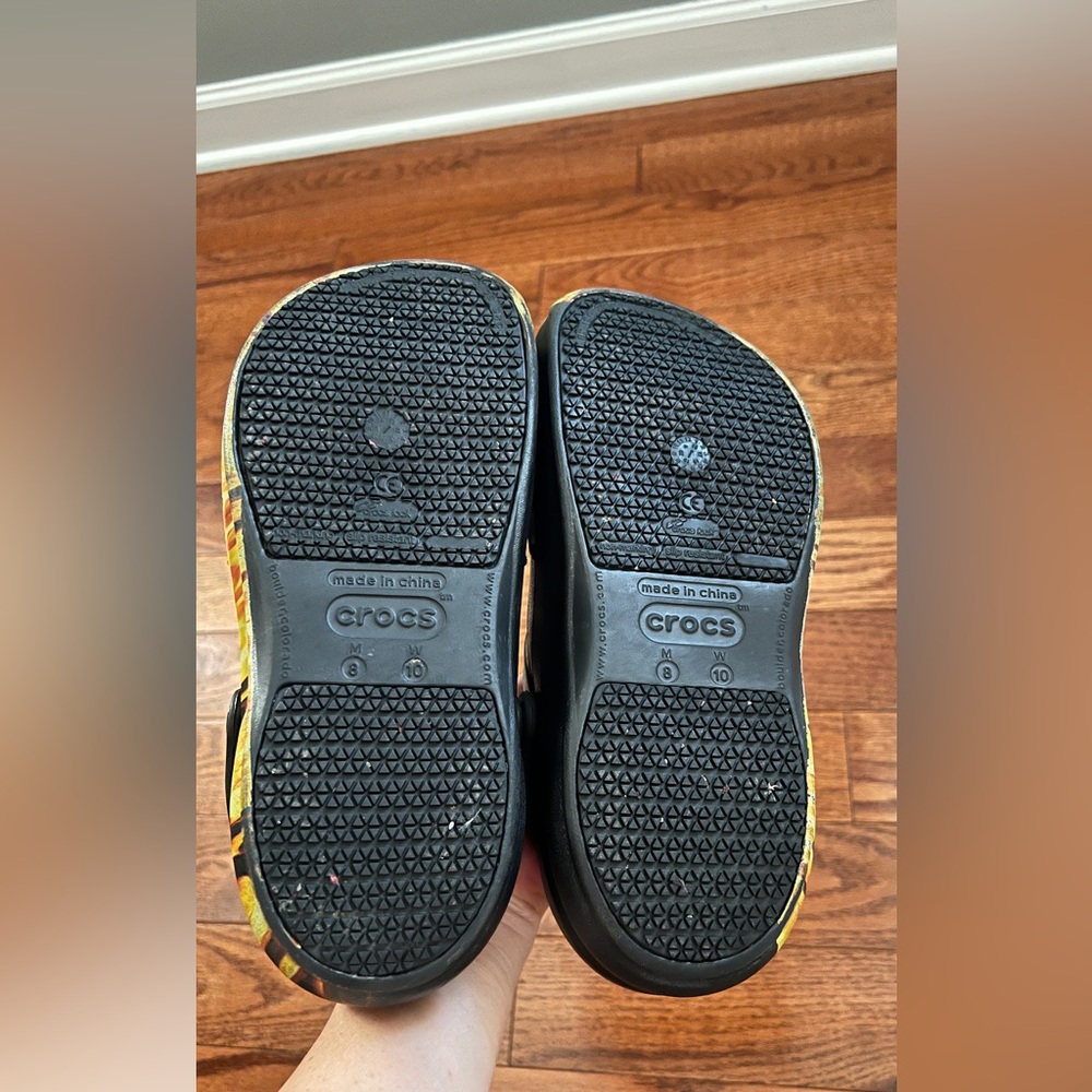 CROCS Bistro Graphic Flame 🔥 Slip Resistant Unisex Clogs Sz M 8  W10 - Picture 8 of 8